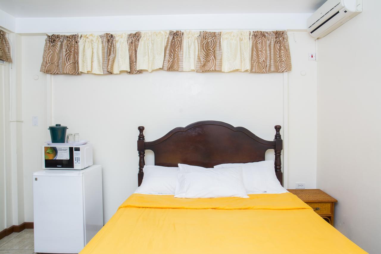 ג'ורג'טאון Windjammer International Cuisine & Comfort Inn מראה חיצוני תמונה
