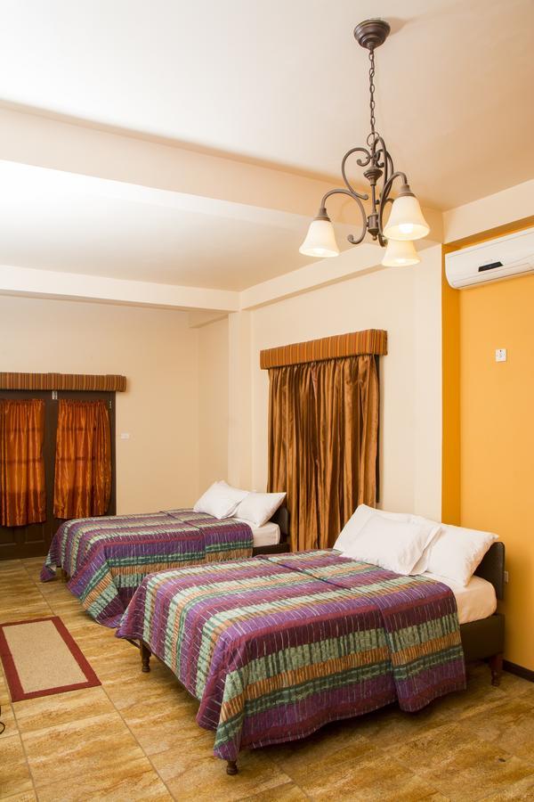 ג'ורג'טאון Windjammer International Cuisine & Comfort Inn מראה חיצוני תמונה