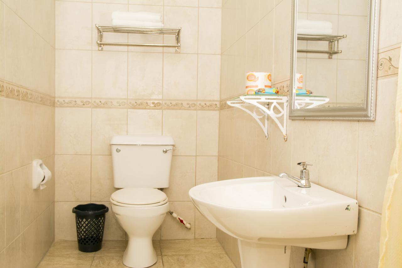 ג'ורג'טאון Windjammer International Cuisine & Comfort Inn מראה חיצוני תמונה