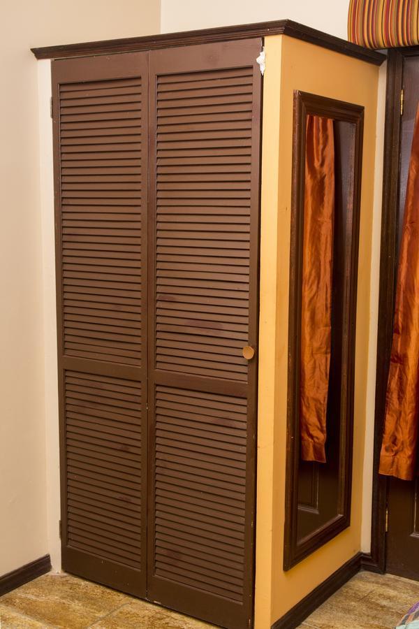 ג'ורג'טאון Windjammer International Cuisine & Comfort Inn מראה חיצוני תמונה